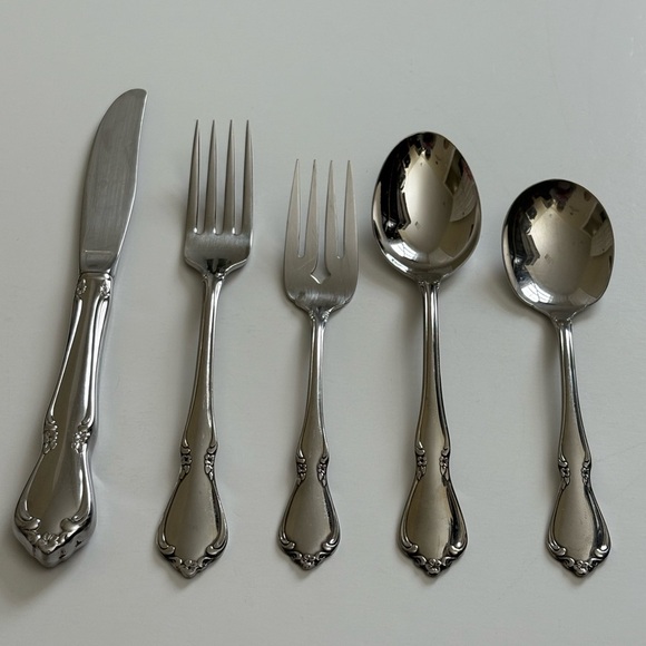 Oneida Other - Oneidacraft Deluxe Stainless Chateau 5 Piece Setting